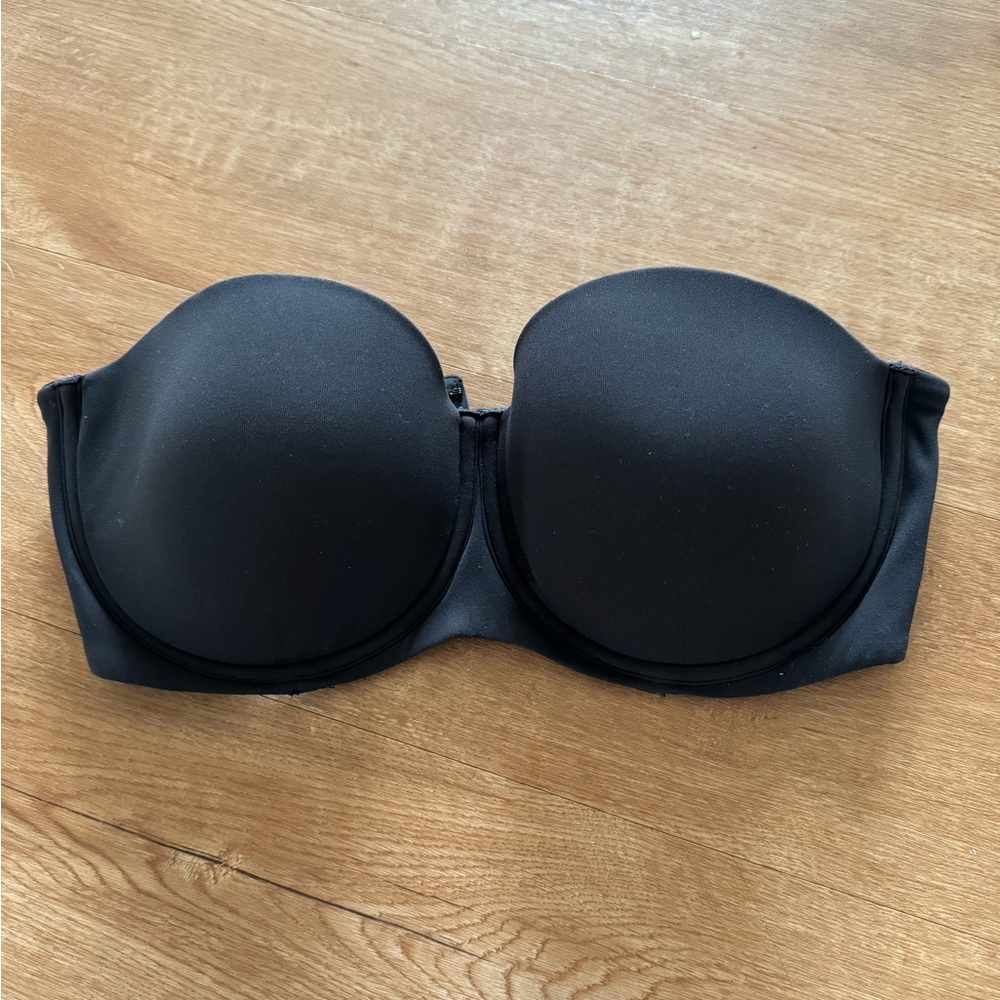 SKIMS FITS EVERYBODY STRAPLESS BRA